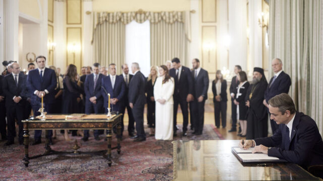 Ο ανασχηματισμός του Κυριάκου δεν άγγιξε το γαλάζιο ΠΑΣΟΚ, Δημήτρης Τζιώτης